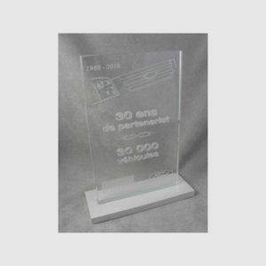 TROPHÉE VERRE RECTANGLE BASE ALU