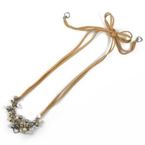 Collier lien de cuir