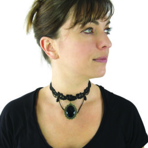 Collier ras de cou gothique avec mÈdaillon