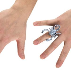 Bague Èlastique avec scorpion ou araignÈe