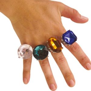 Bague fausse pierre prÈcieuse - taille ajustable - formes et couleurs assorties