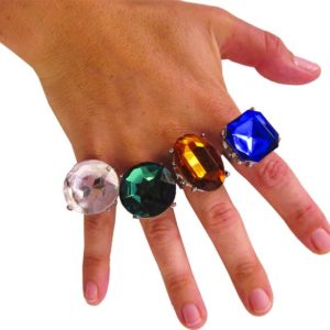 Bague fausse pierre prÈcieuse - taille ajustable - formes et couleurs assorties