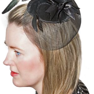 Mini chapeau "bibi" noir avec barrette
