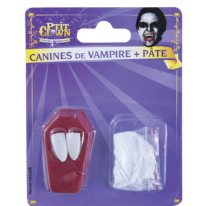 Canines de vampire avec p‚te