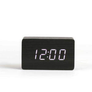 Horloge digitale aspect bois noir