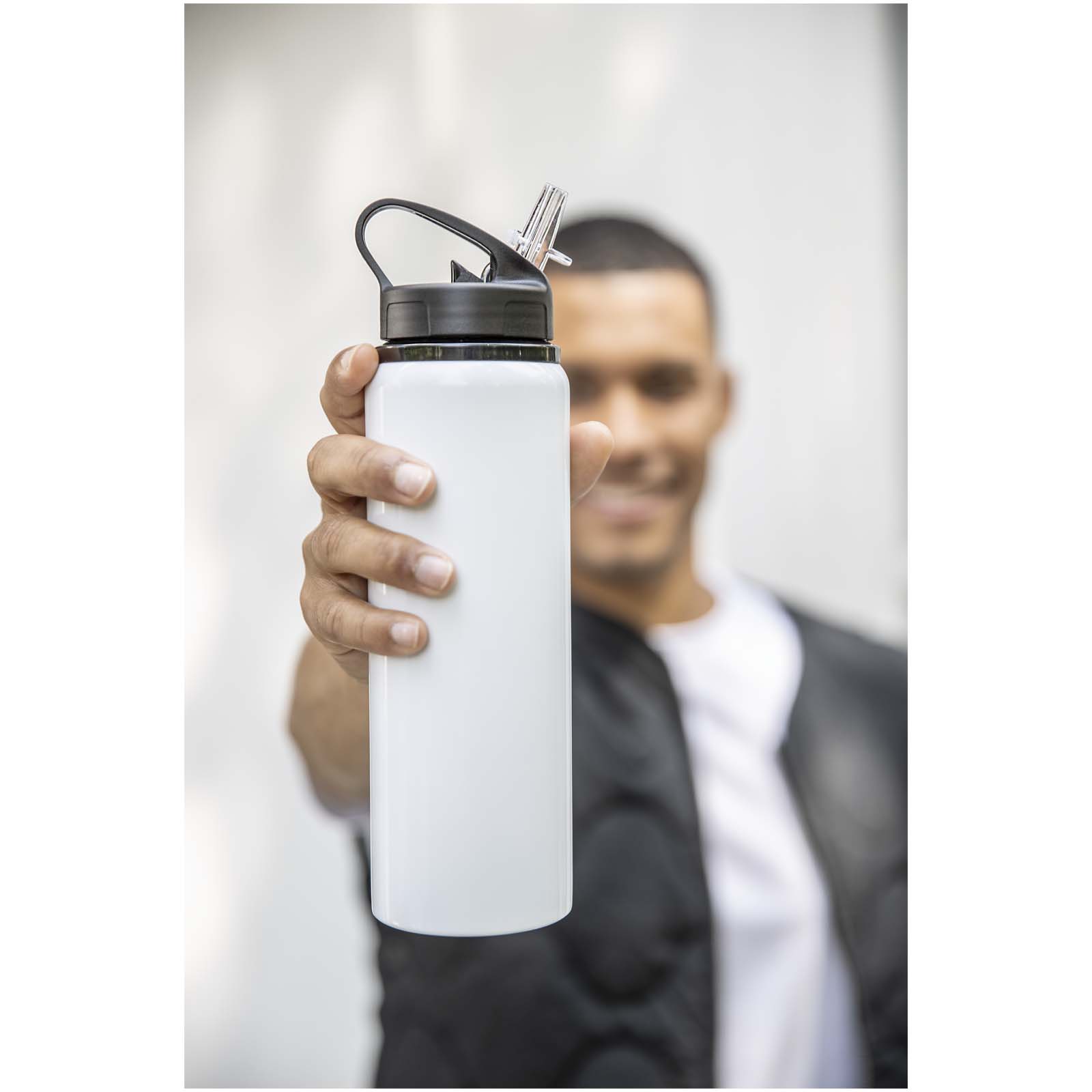 Bouteille d’eau Fitz de 800 ml en acier inoxydable recyclé certifié RCS à simple paroi Bouteille d’eau Fitz de 800 ml en acier inoxydable recyclé certifié RCS à simple paroi – vue 2