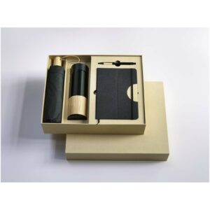 Coffret cadeau Carmen avec carnet à couverture rigide A5 et stylo bille (encre noire) – vue 2