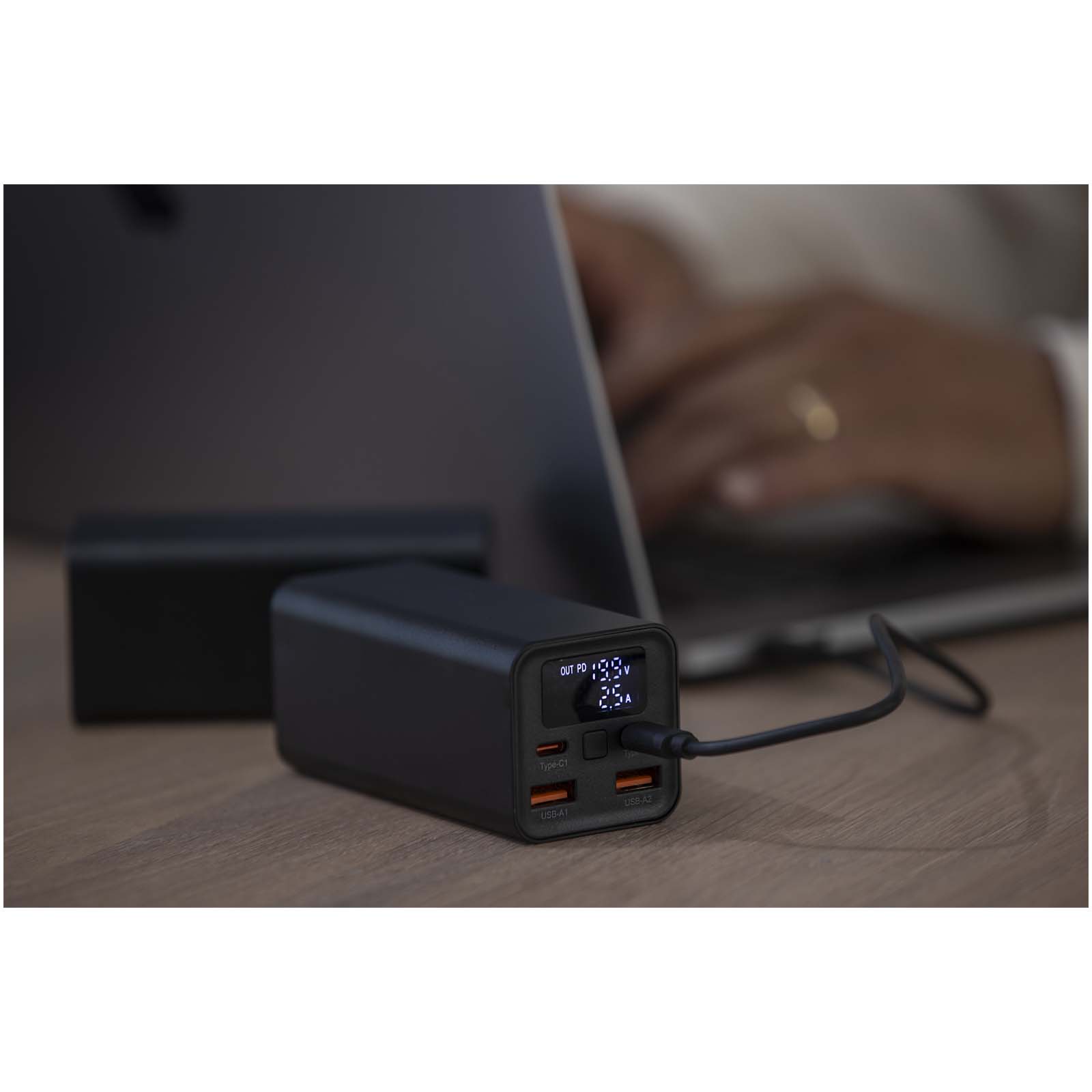 Batterie de secours Acamar de 20 000 mAh et 70 W en aluminium recyclé pour ordinateur portable Batterie de secours Acamar de 20 000 mAh et 70 W en aluminium recyclé pour ordinateur portable – vue 2