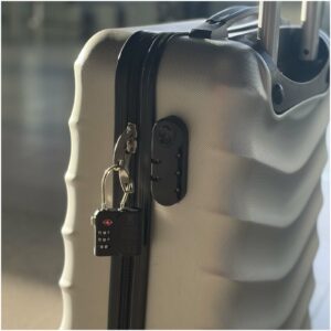 Cadenas à combinaison Xtorm Lock Tag TSA avec traceur de localisation – vue 2
