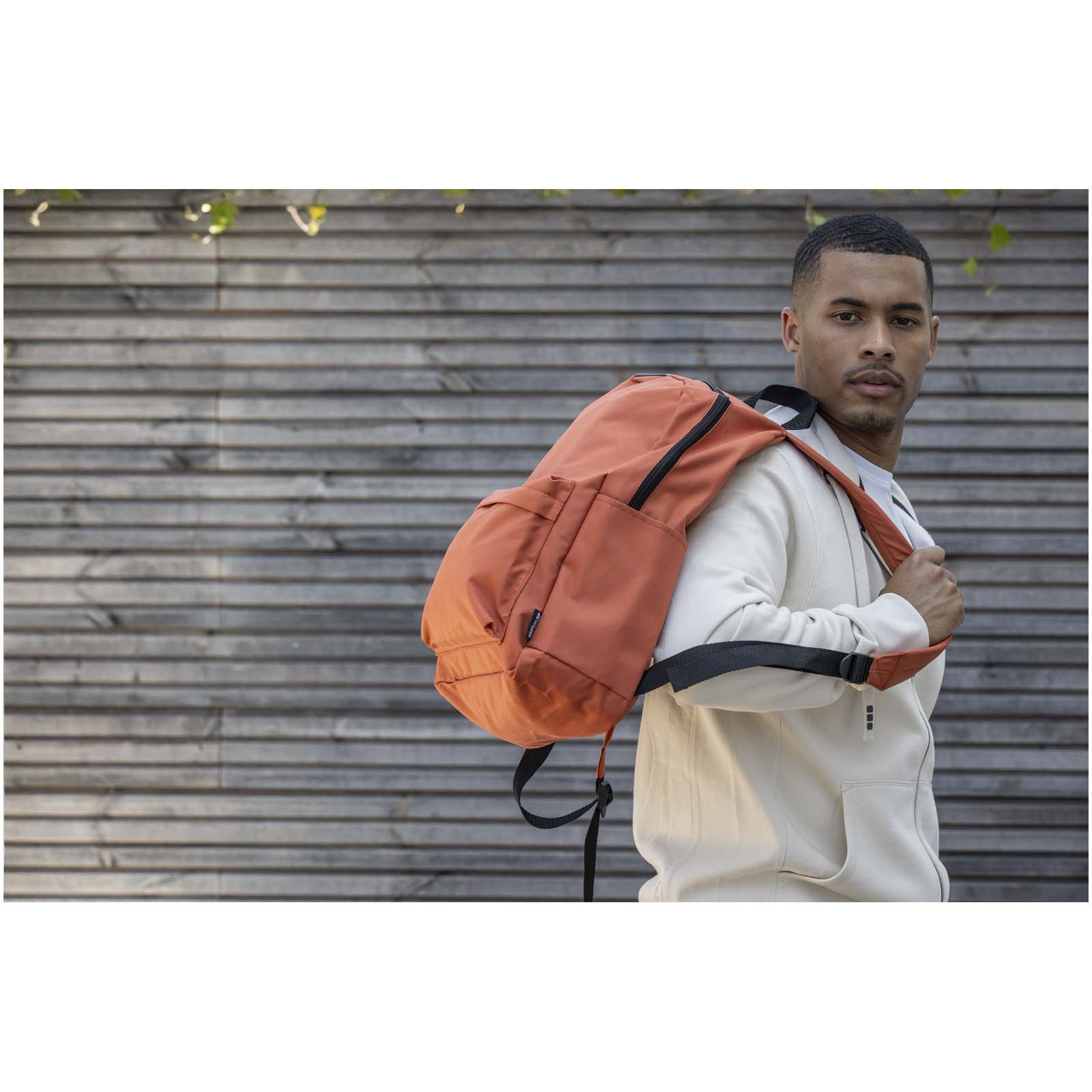 Sac à dos pour ordinateur portable Byron de 16 L et 14″ en matériaux recyclés certifiés GRS Sac à dos pour ordinateur portable Byron de 16 L et 14″ en matériaux recyclés certifiés GRS – vue 2