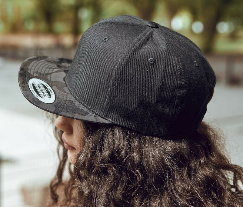 Casquette visière contrastée Flexfit Camo Visor Snapback Casquette visière contrastée Flexfit Camo Visor Snapback