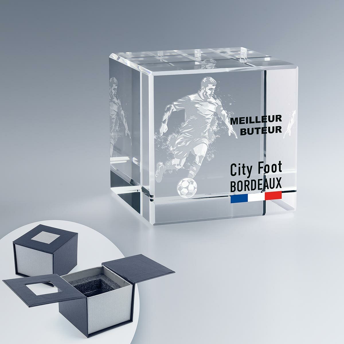 Cube en verre 5 cm personnalisé – Gravure 2D/3D Cube en verre 5 cm personnalisé – Gravure 2D/3D