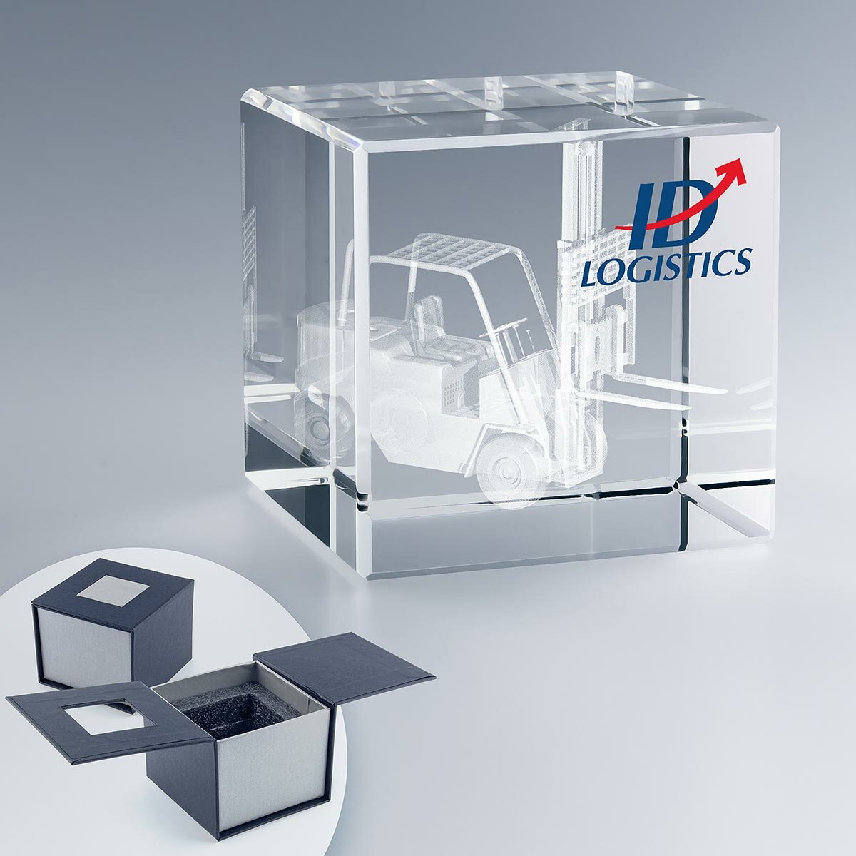 Cube en verre 8 cm personnalisé – Gravure 2D/3D Cube en verre 8 cm personnalisé – Gravure 2D/3D