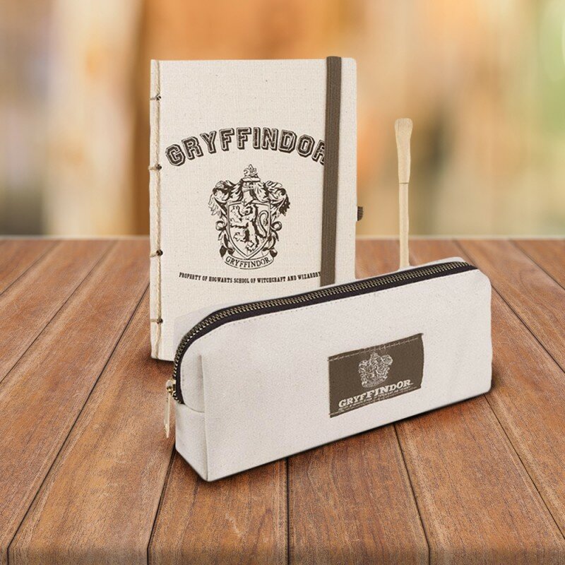 Set de Papeterie Harry Potter Gryffondor Éco-Friendly - Trousse, Carnet et Stylo Set de Papeterie Harry Potter Gryffondor Éco-Friendly - Trousse, Carnet et Stylo