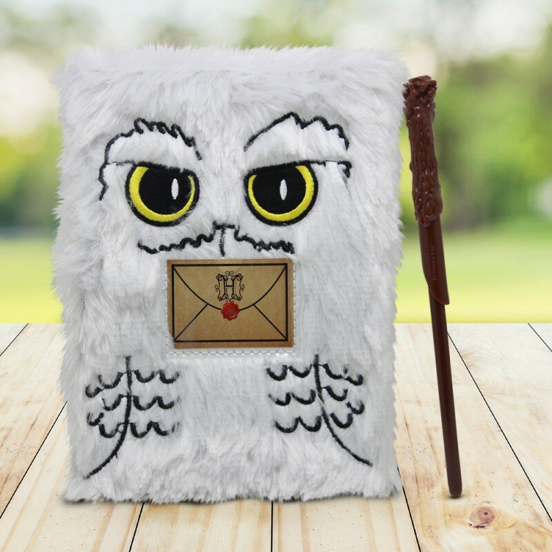 Set Harry Potter - Carnet de Notes Hedwige Fourrure et Stylo Baguette Magique Set Harry Potter - Carnet de Notes Hedwige Fourrure et Stylo Baguette Magique