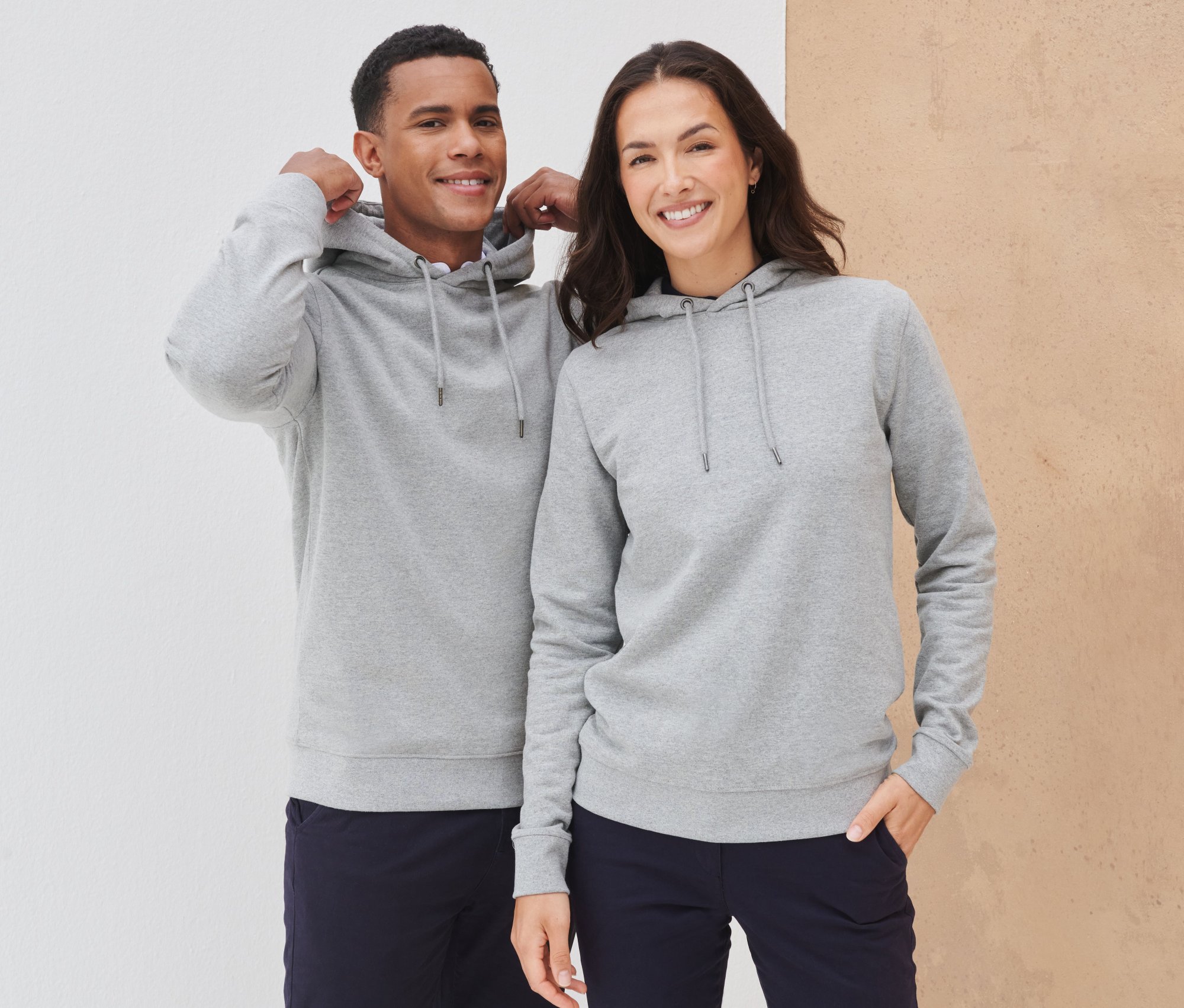 Sweat capuche en coton régénéré et en polyester recyclé Henbury Unisex Sustainable Hoodie Sweat capuche en coton régénéré et en polyester recyclé Henbury Unisex Sustainable Hoodie