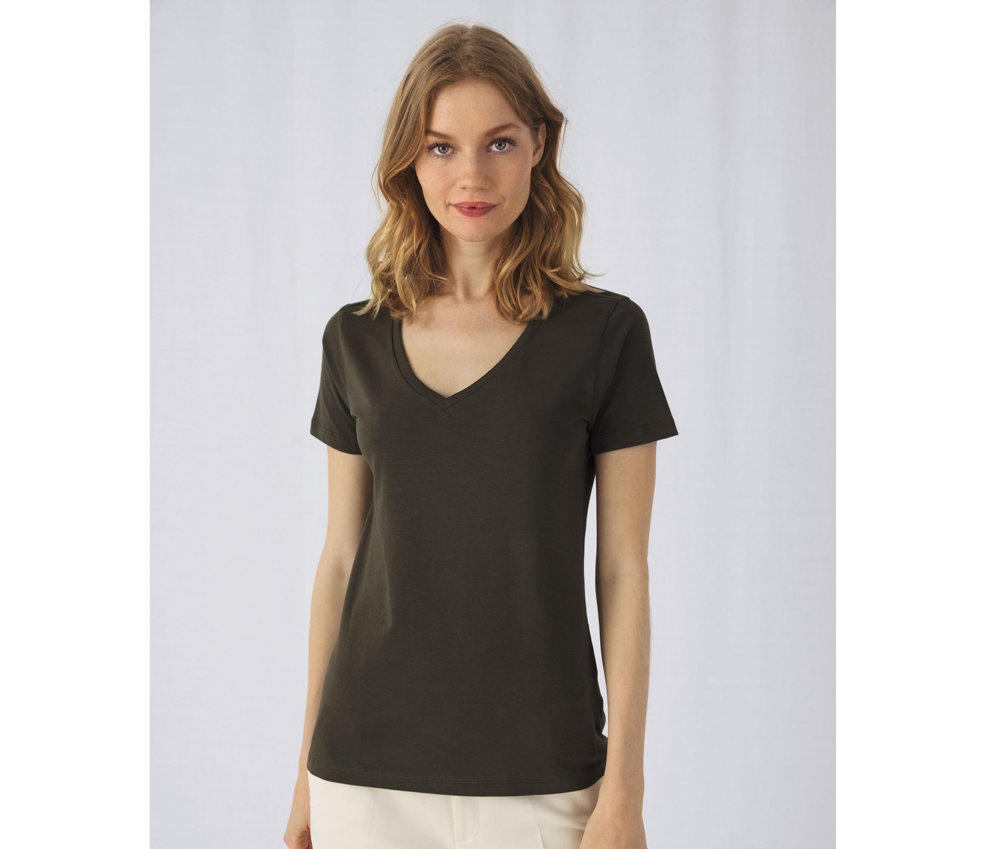 Tee-shirt femme col V en coton bio B&c Inspire V T/women Tee-shirt femme col V en coton bio B&c Inspire V T/women