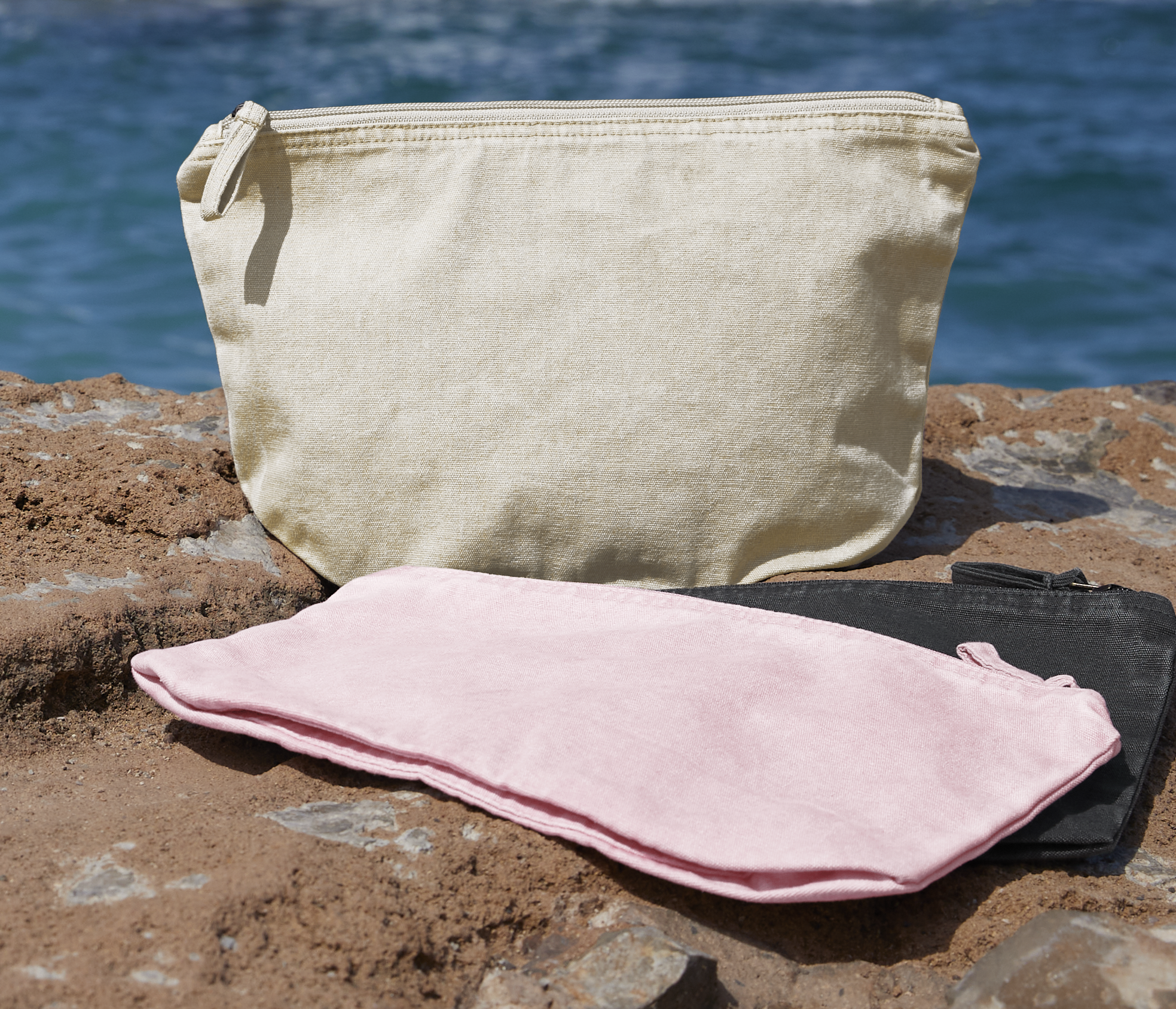 Trousse Pochette multi-usages Westford Mill Garment Dyed Accessory Bag Trousse Pochette multi-usages Westford Mill Garment Dyed Accessory Bag